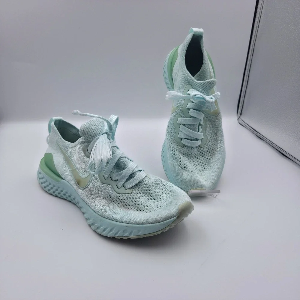 Nike Epic React Flyknit 2 Women's Size 7 Ocean Fog Arctic Punch Running‎ Shoes